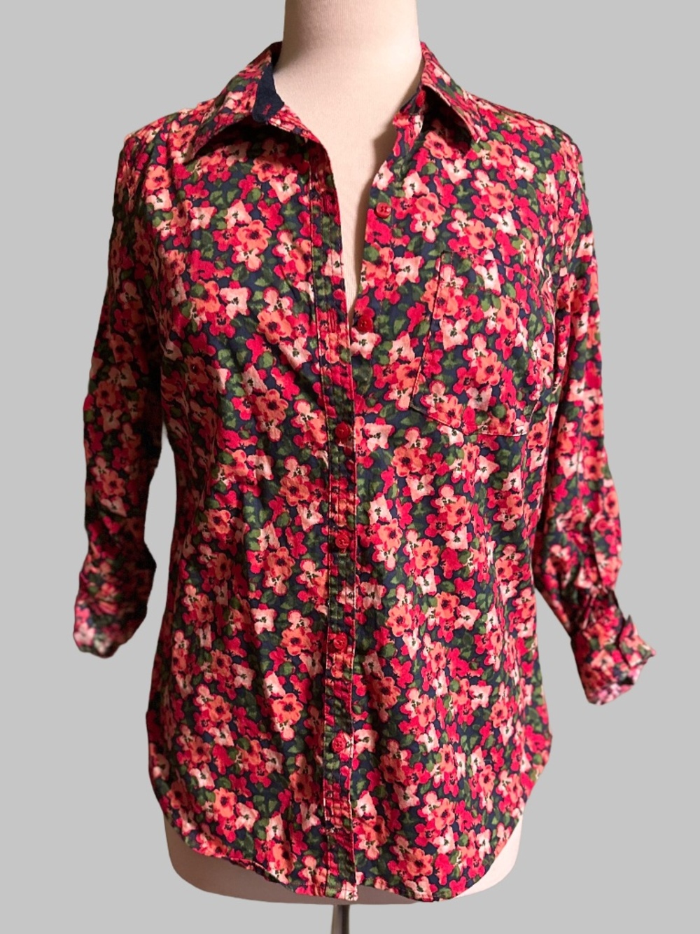 Laura Scott Vibrant Floral Button Down Blouse Red Green 3/4 Sleeve Cotton M